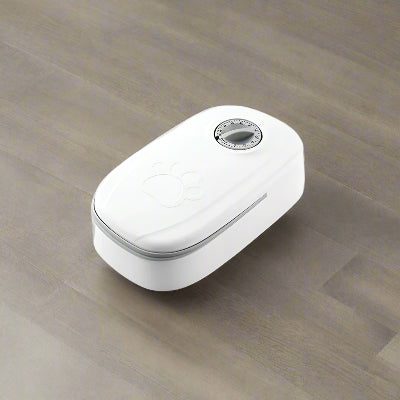 distributeur-automatique-de-croquettes-pour-chat-simple-gris