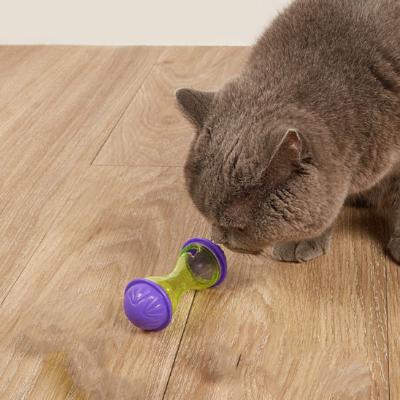 distributeur-croquettes-chat-attirant