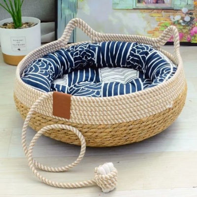 panier-pour-chat-en-osier-coussin-bleu