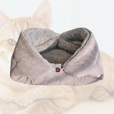 panier-pour-chat-gris-avec-fond-chat-roux